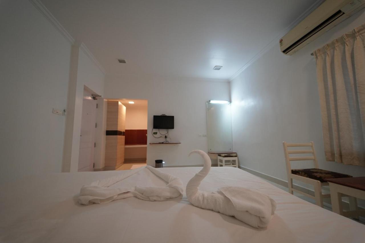 Hotel Palmyra Grand Inn ติรุนเนเวลี ภายนอก รูปภาพ