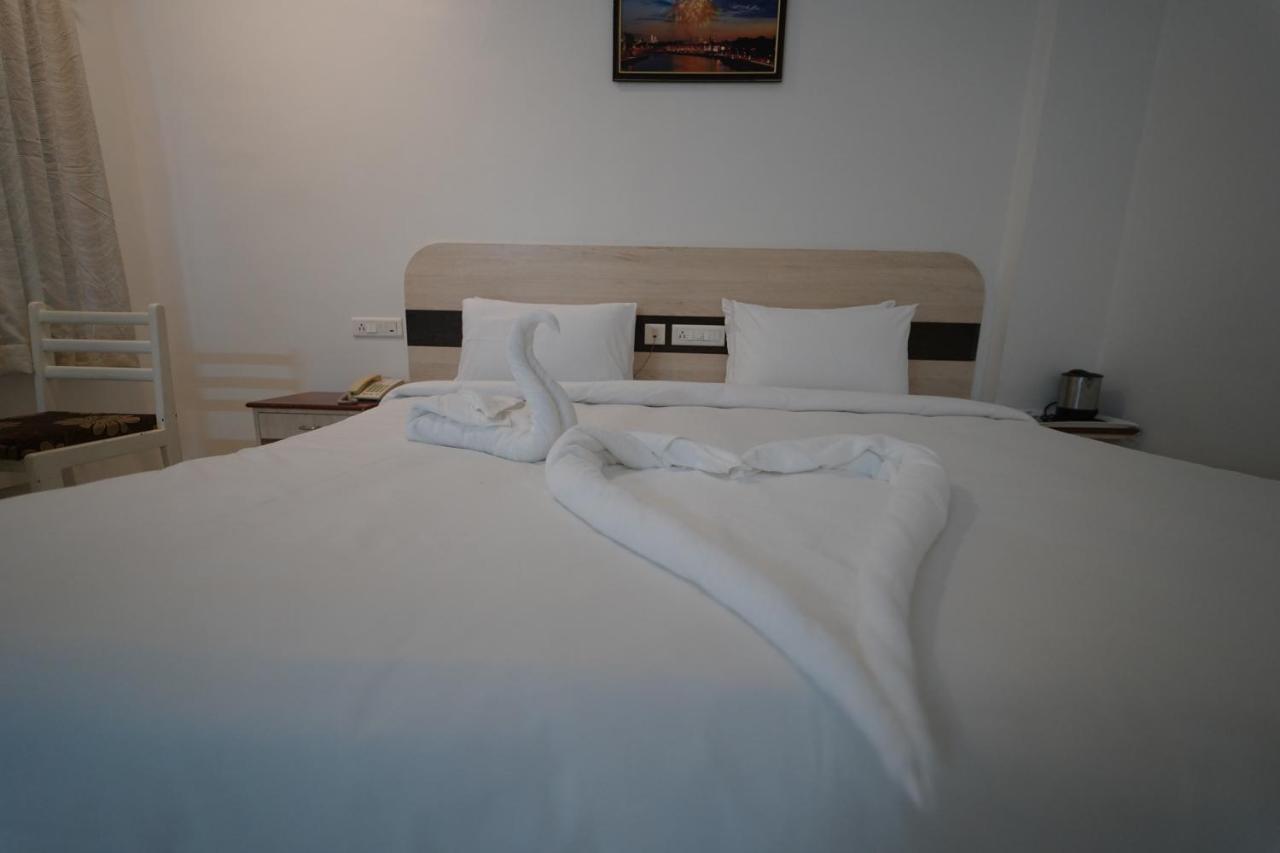 Hotel Palmyra Grand Inn ติรุนเนเวลี ภายนอก รูปภาพ