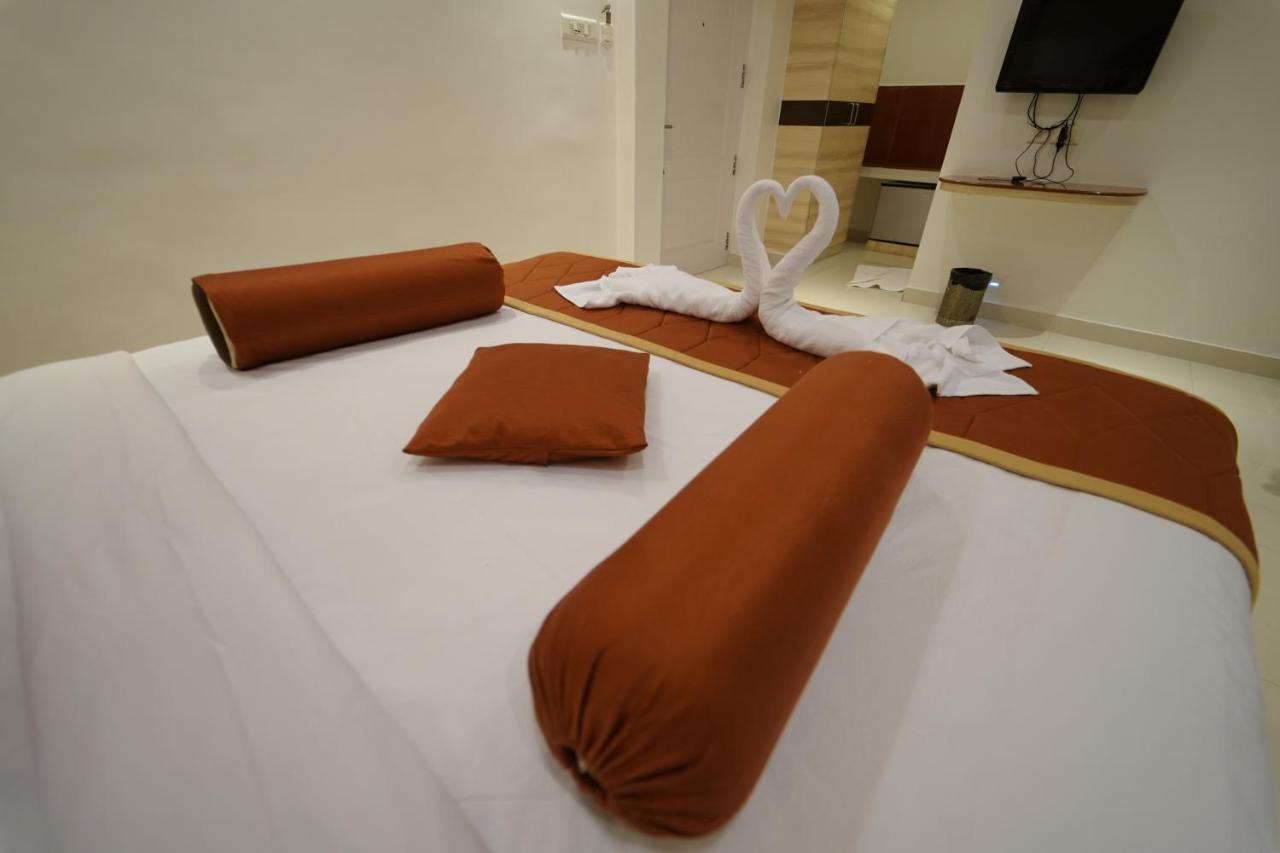 Hotel Palmyra Grand Inn ติรุนเนเวลี ภายนอก รูปภาพ